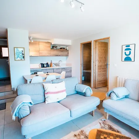 Large Private In شاليه